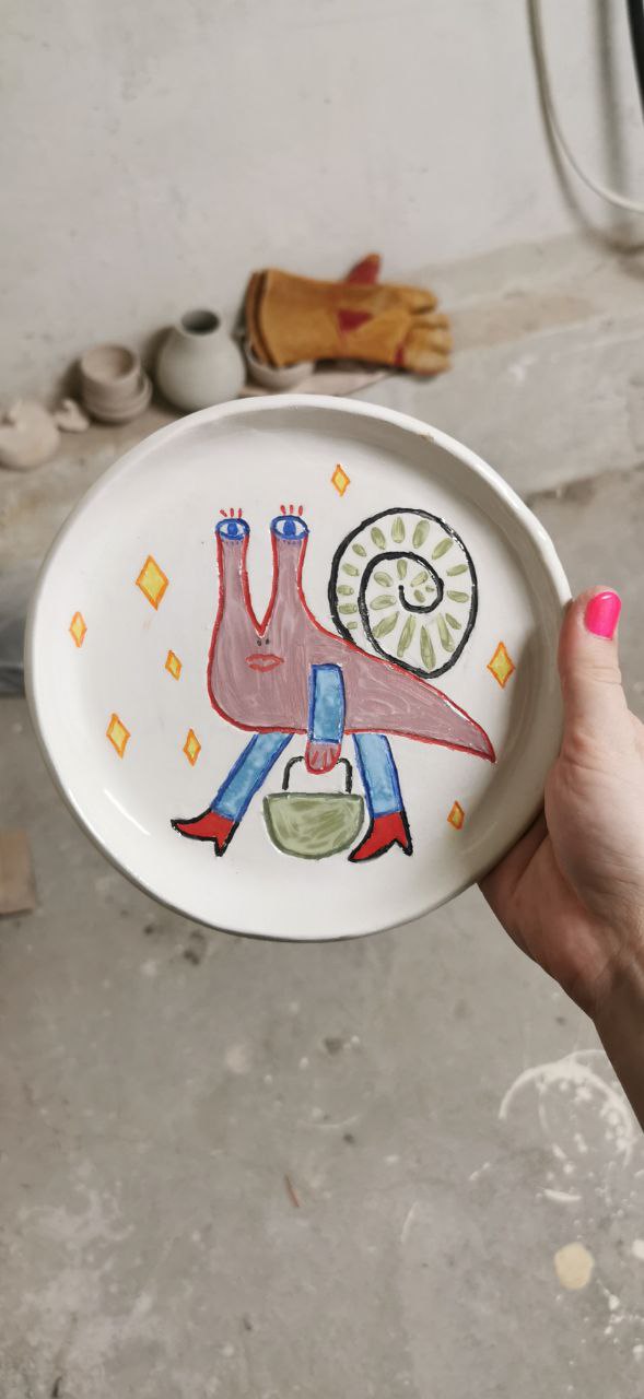 Улитка гуляет пешком